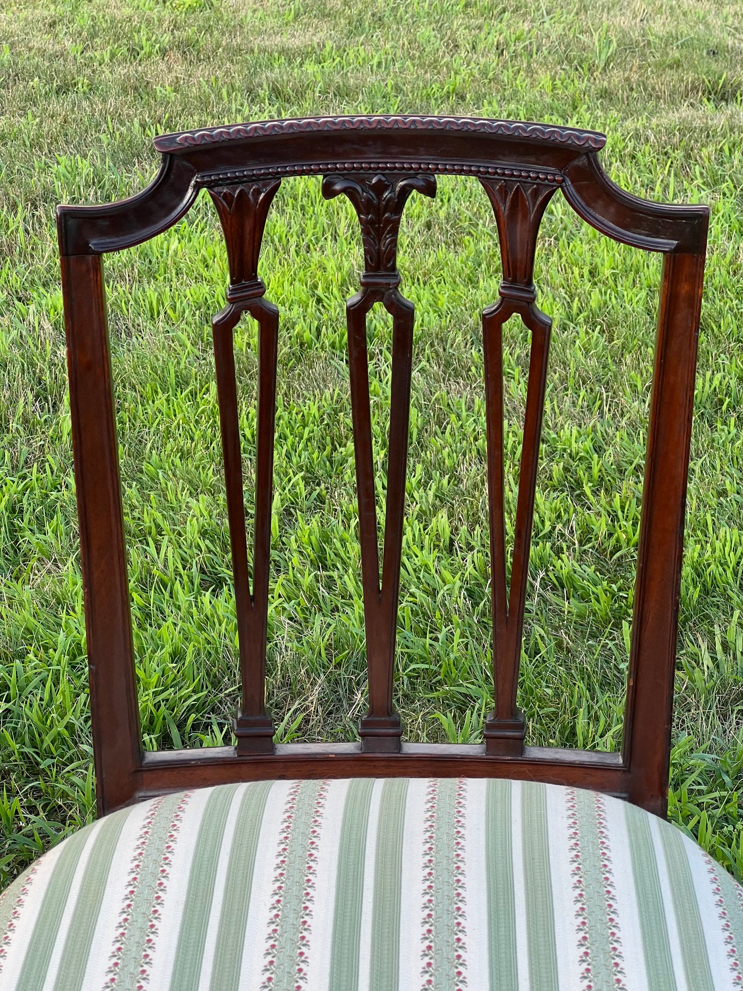 Pair Antique Federal Period Mahogany Side Chairs