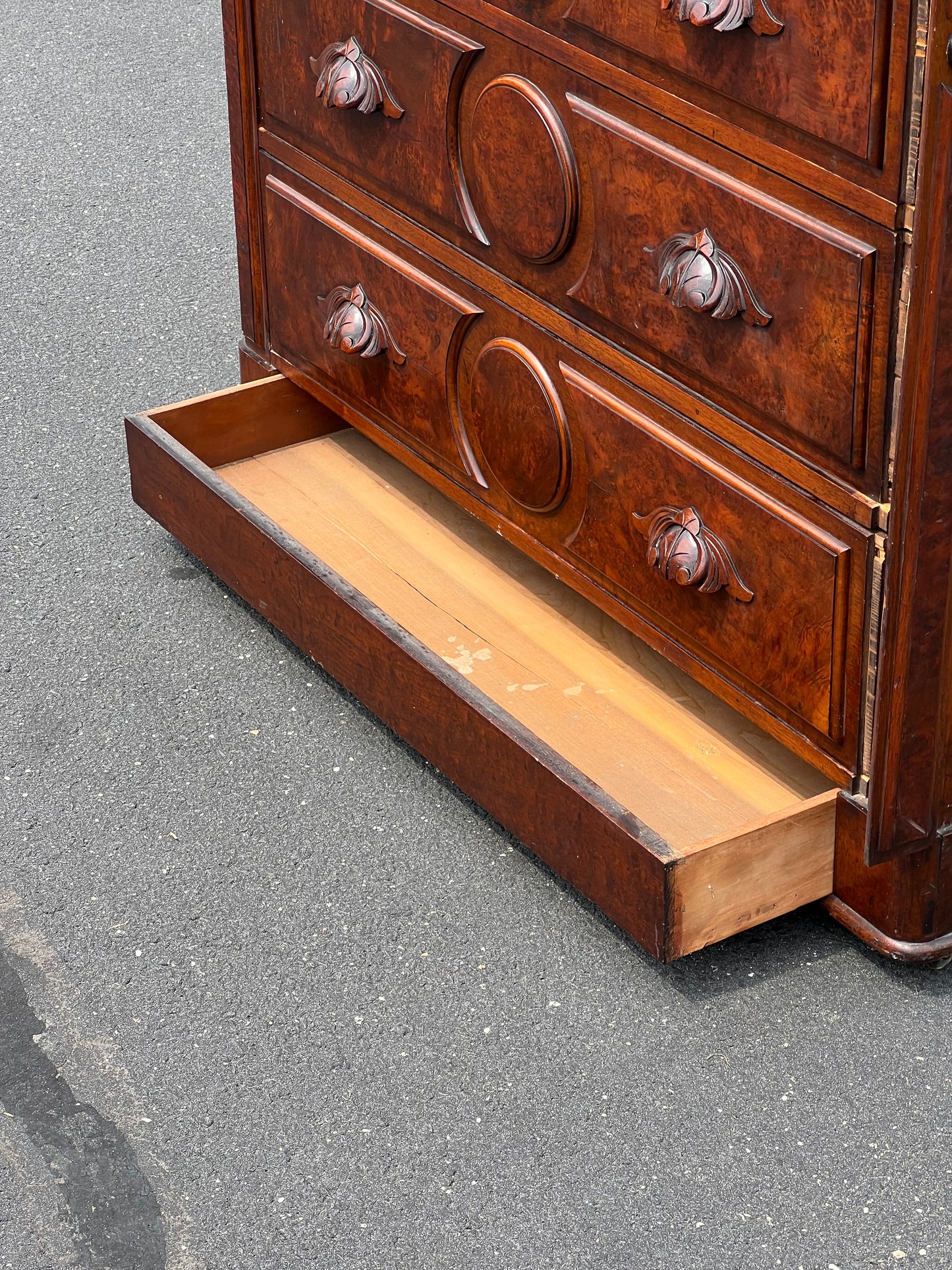 Antique Victorian Walnut Lockside Chest of Drawers c. Late 19th Century