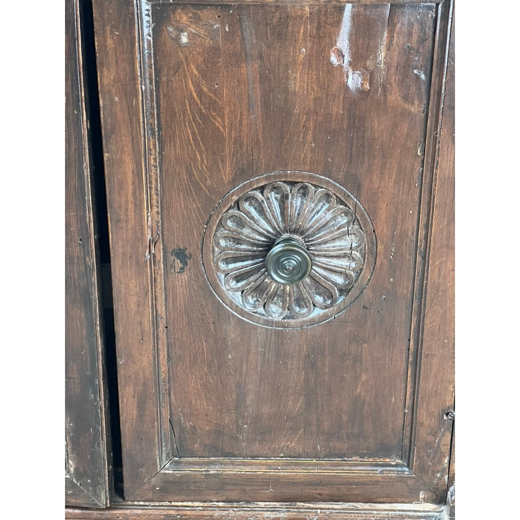 Antique Late 17th/Early 18th Century Italian Renaissance Walnut Credenza