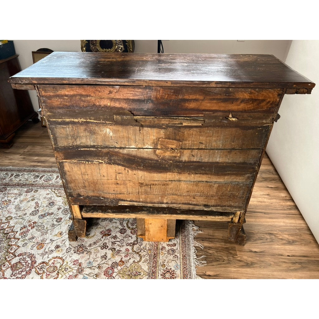 Antique Late 17th/Early 18th Century Italian Renaissance Walnut Credenza