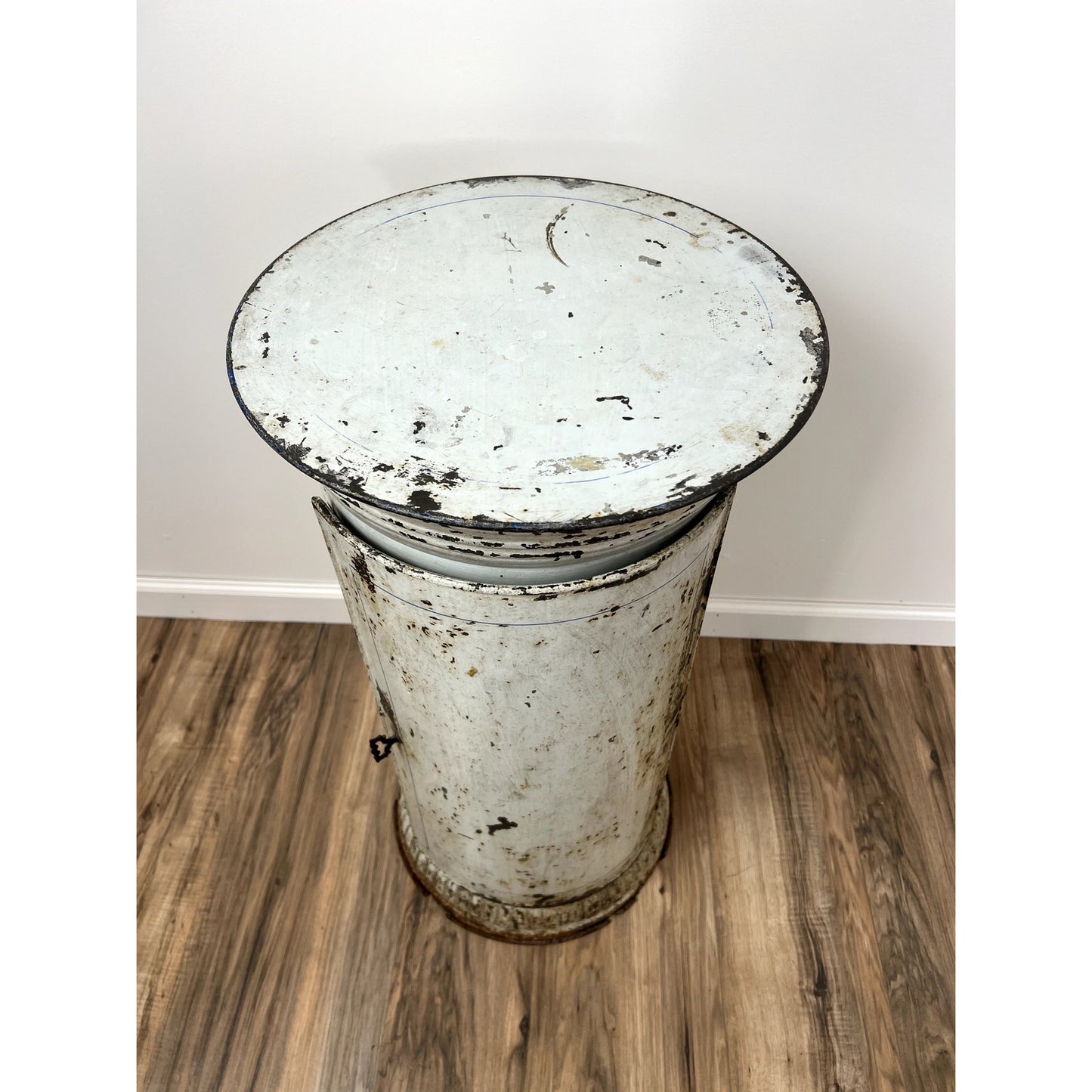 Antique Country Tin Wash Stand with Basin